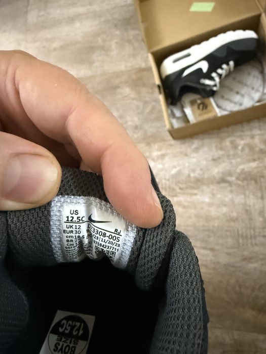 кроссовки детские новые Nike