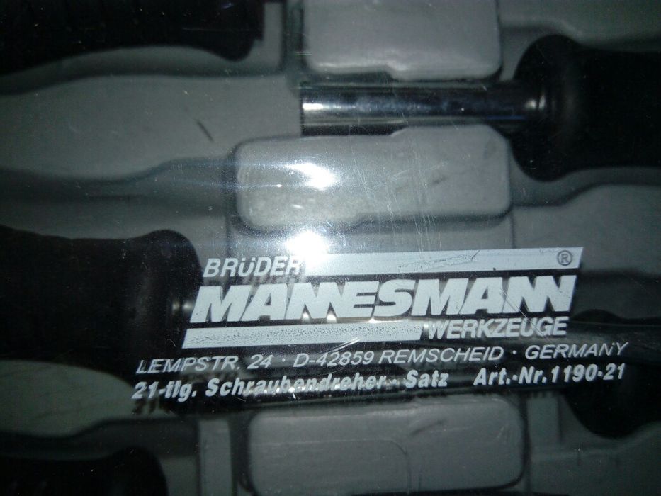 Комплект отвертки—НОВИ