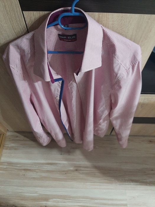 Vand/ schimb Cămașă originală marimea 41