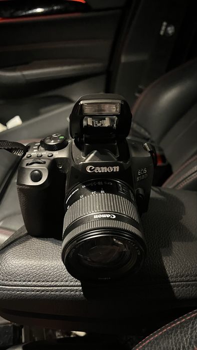 Canon EOS 850D + 18-55mm IS STM