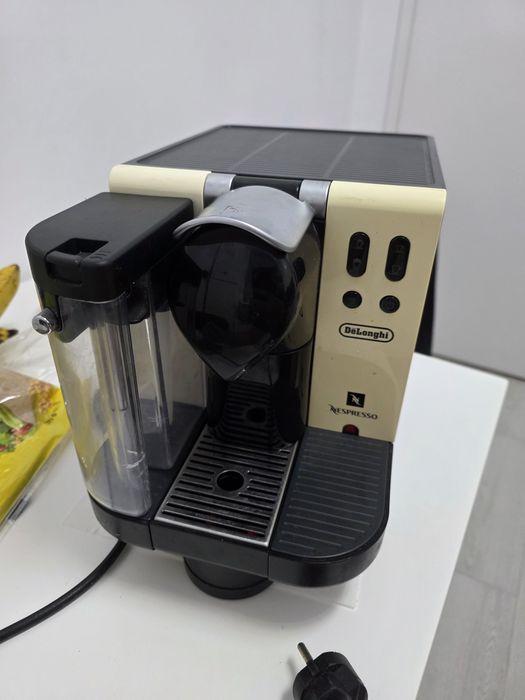 Espressor Nespresso De Longhi EN660