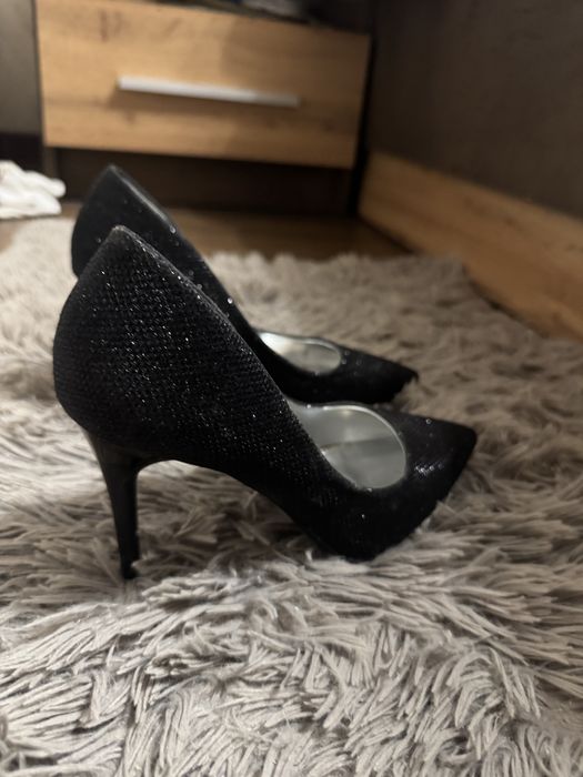 Блестящи черни токчета/обувки на ток