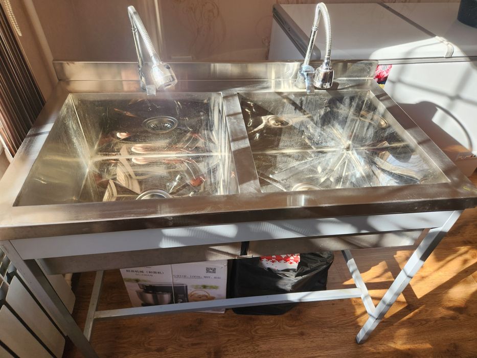 Продаётся раковина из нержавейки