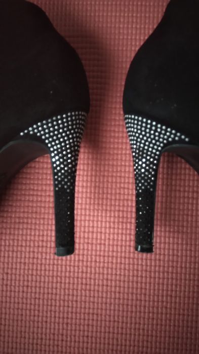 Дамски боти с висок ток и цип