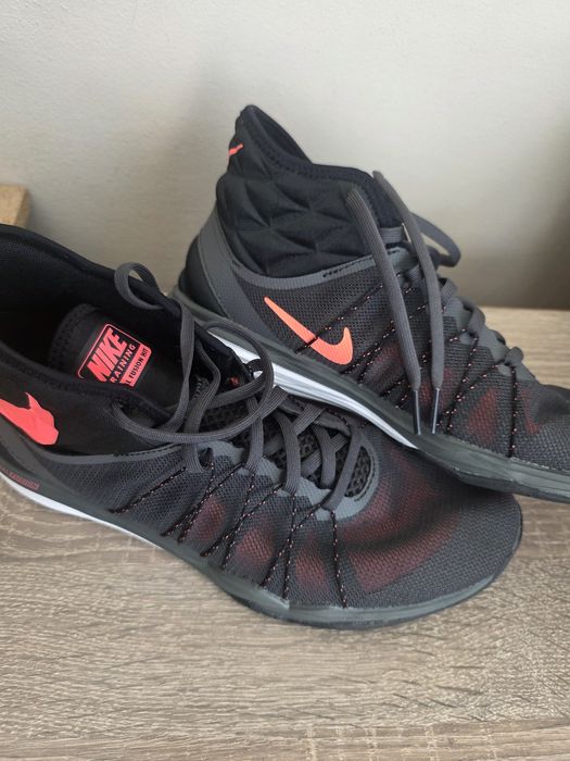 Обувки nike, calvin klein и guess