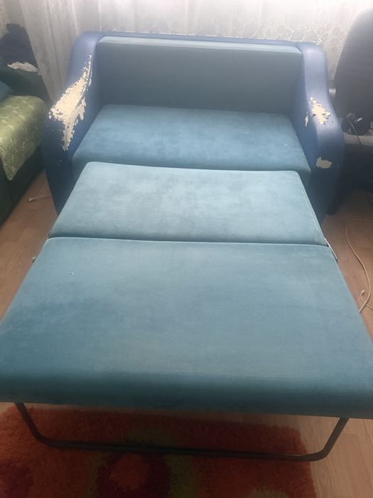 Диван-кровать даром