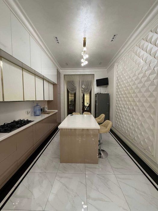 ПРОДАЕТСЯ ДОМ на Амир-Темур махалла 450м2