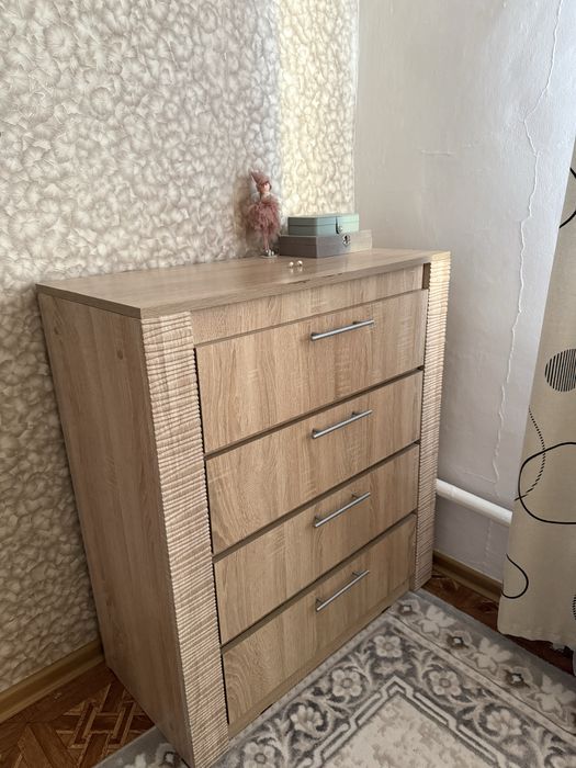 Продаеться шкаф с комодом 55000