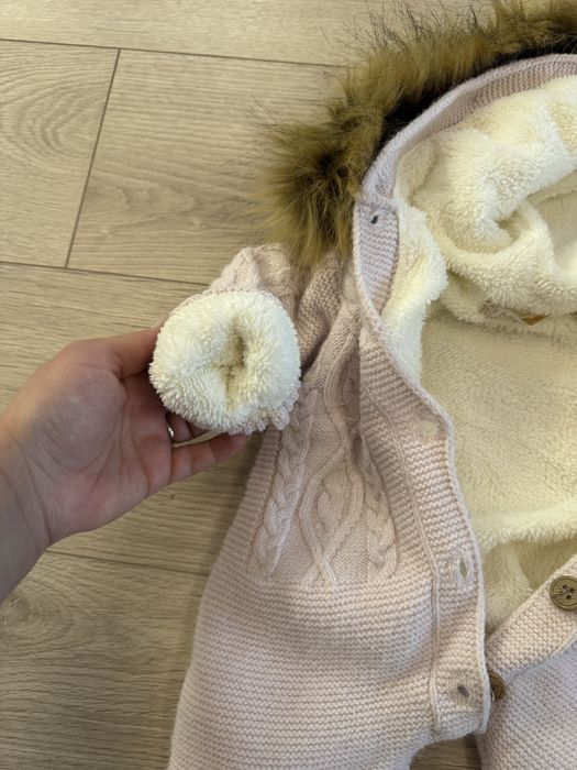 Бебешки плетен гащеризо 6-9м