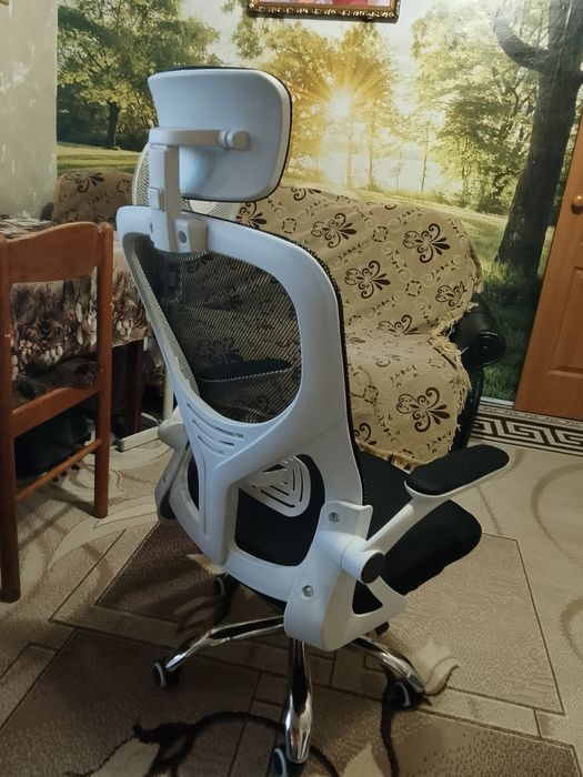 Компьютерное кресло