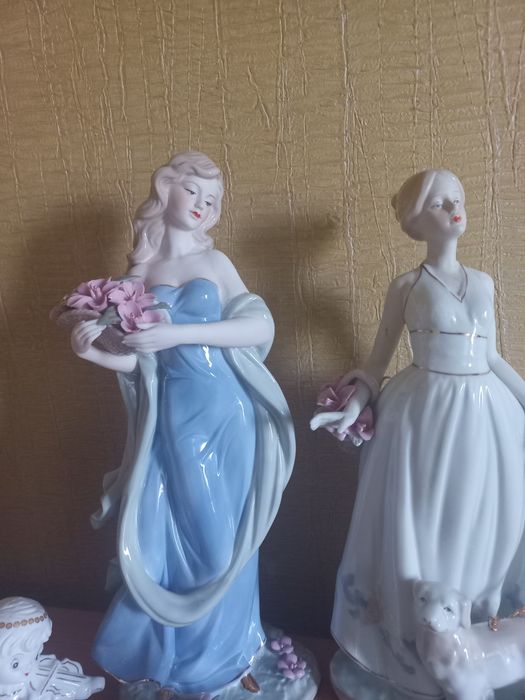Продаются фарфоровые  статуэтки.производство  китаи.