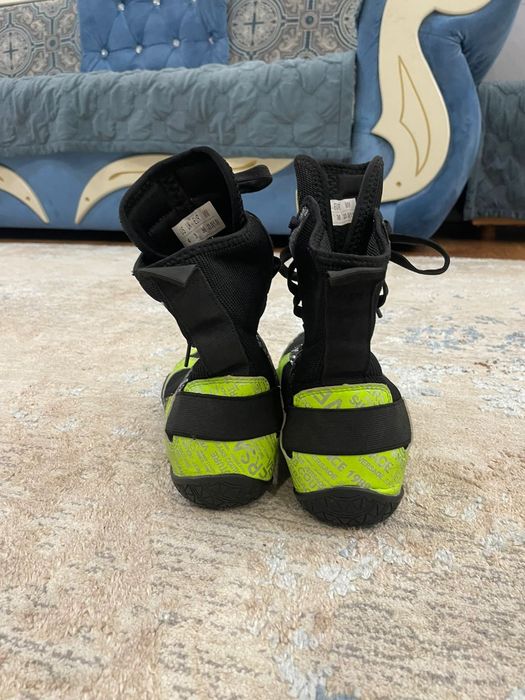 Продаю Боксерку 36 размер