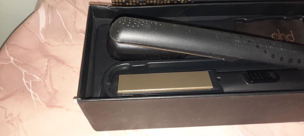 GHD преса за коса