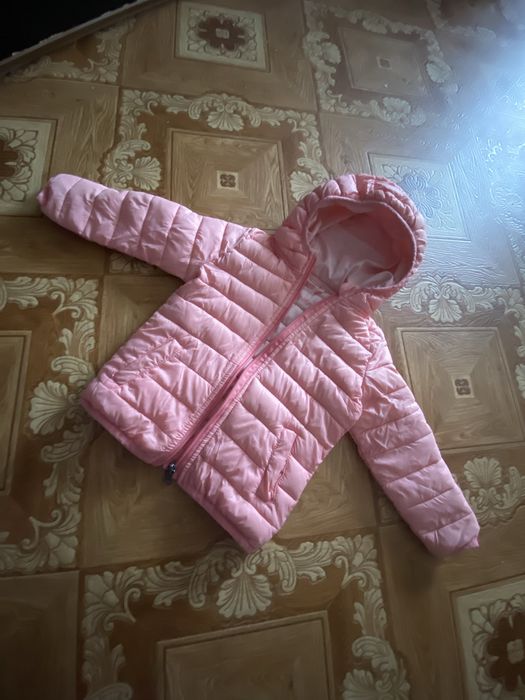 Продам курточку весна