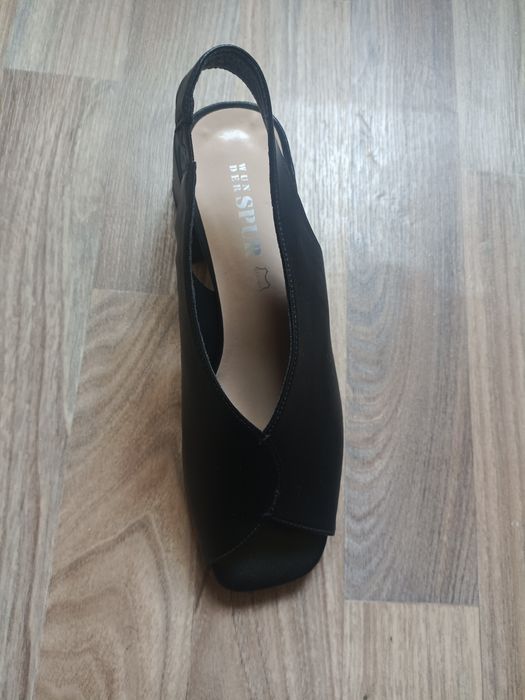 Босоножки летние кожаные