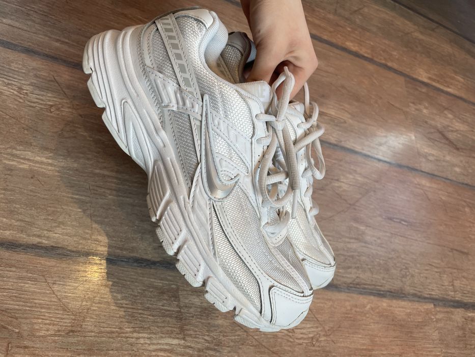 Дамски маратонки Nike