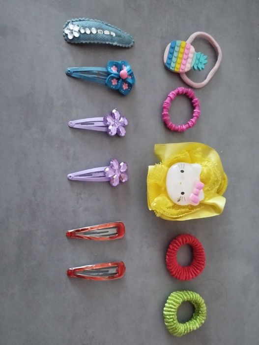 Заколки и резиночки девочкам. За все-300тг