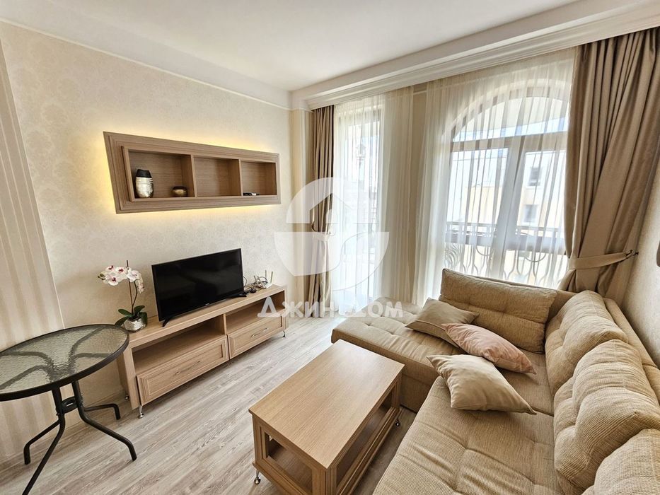 Продава се Двустаен апартамент в Свети Влас - 42 кв.м за 2500 €/кв.м - Снимка #1