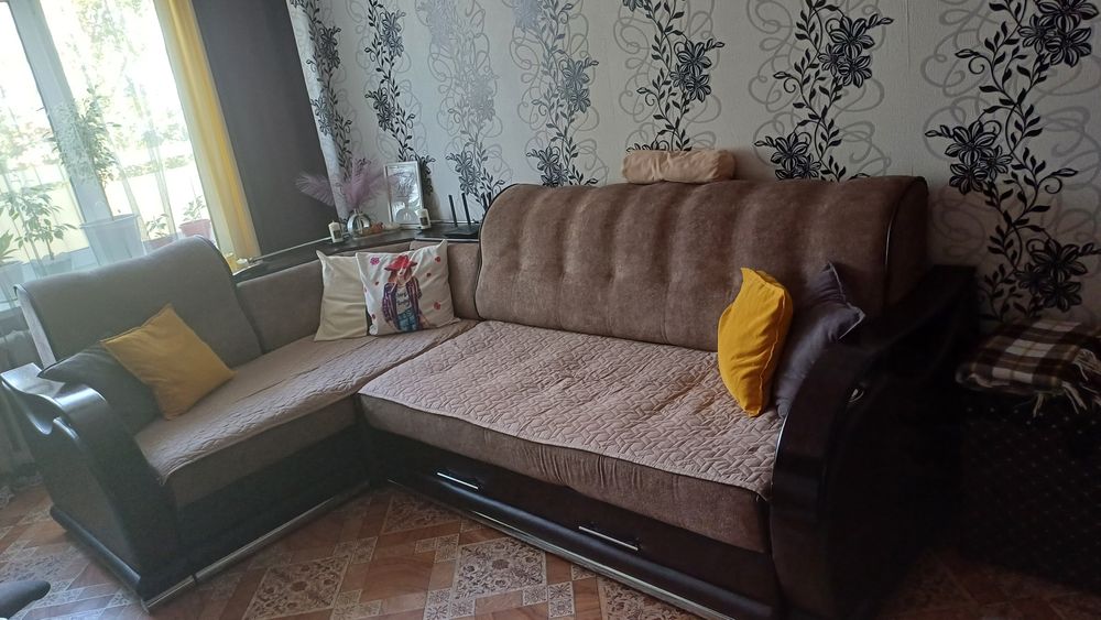 Продам диван мягкий непросижен