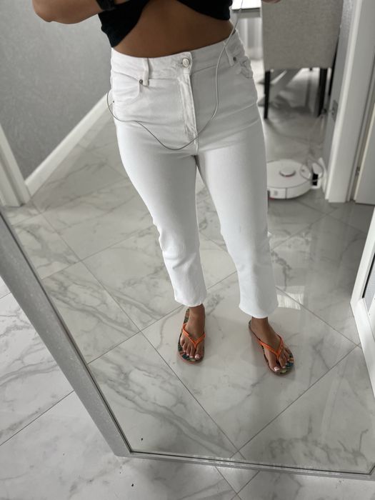 Blugi albi ,elastici, drepti