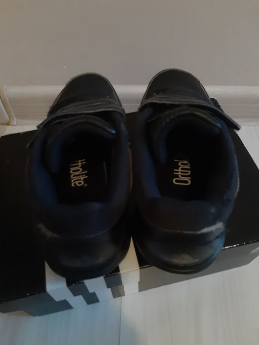 Маратонки Adidas размер 29