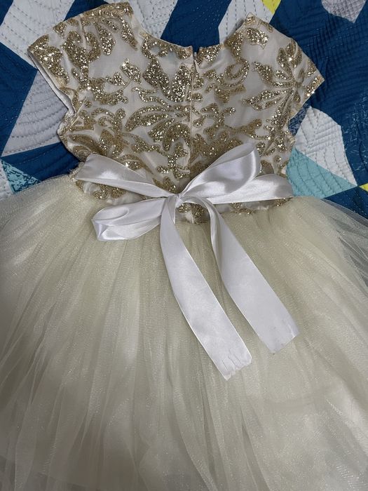 Нарядные платья для девочки 2-3 года