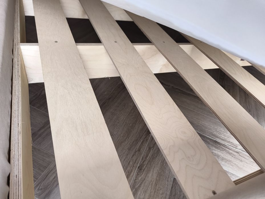 кровать двухспальная