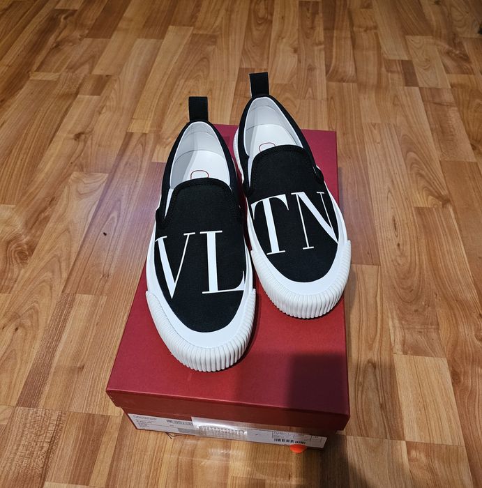 Adidași  Valentino