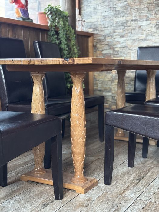 Masă din lemn masiv