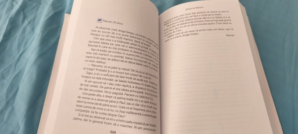 Carte "Istoria lui Razvan"