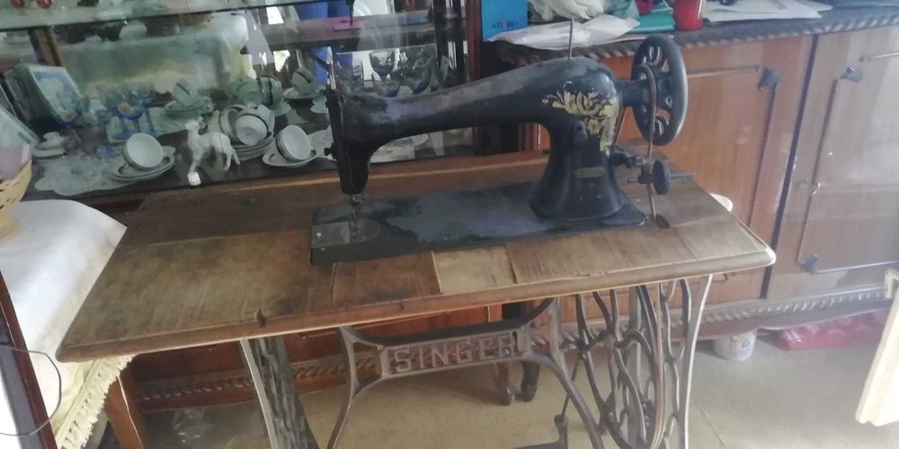 Vand masina de cusut SINGER Vintage, stare buna, functionala