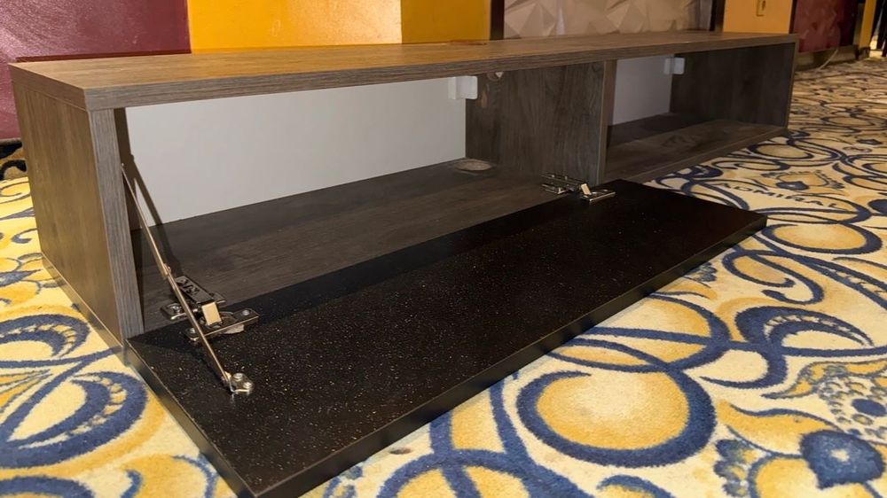 Конзолен TV шкаф