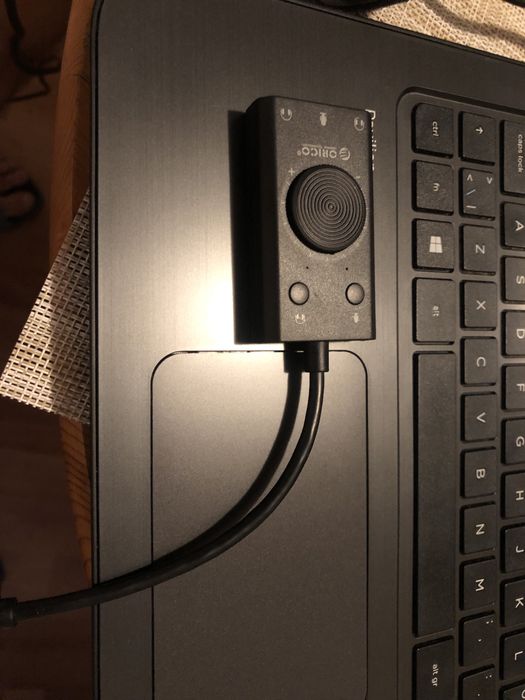 HP Pavilion 17.3 с чанта  мишка  тонколони и субуфер Logitech