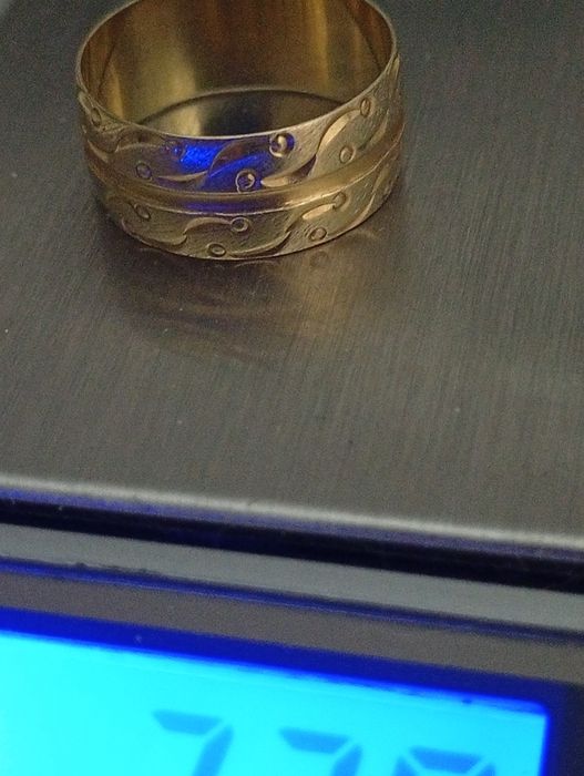 Золотое кольцо 585