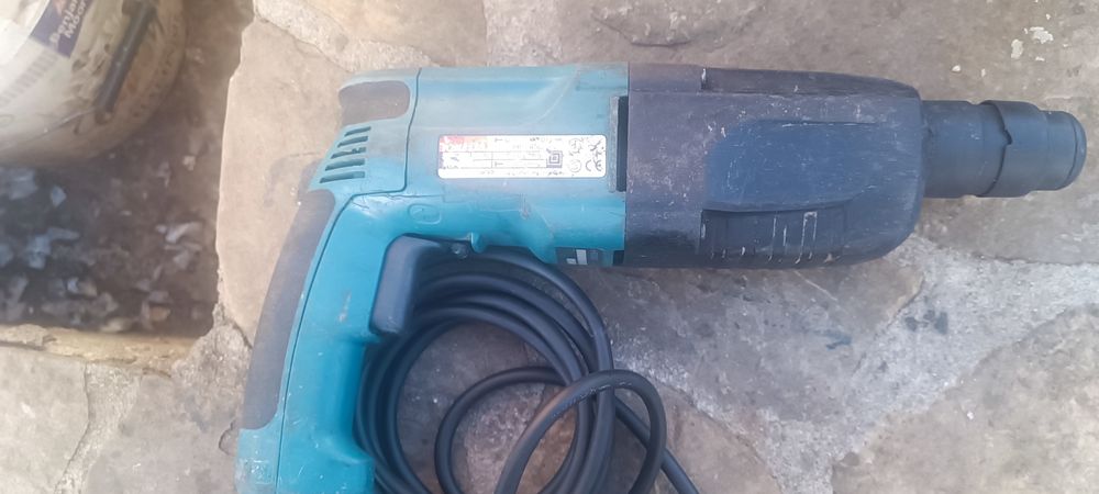 Перфоратор Makita HR2450
