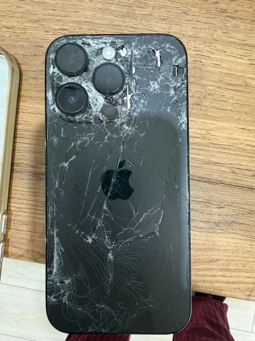 iPhone 14 pro корпус менять надо