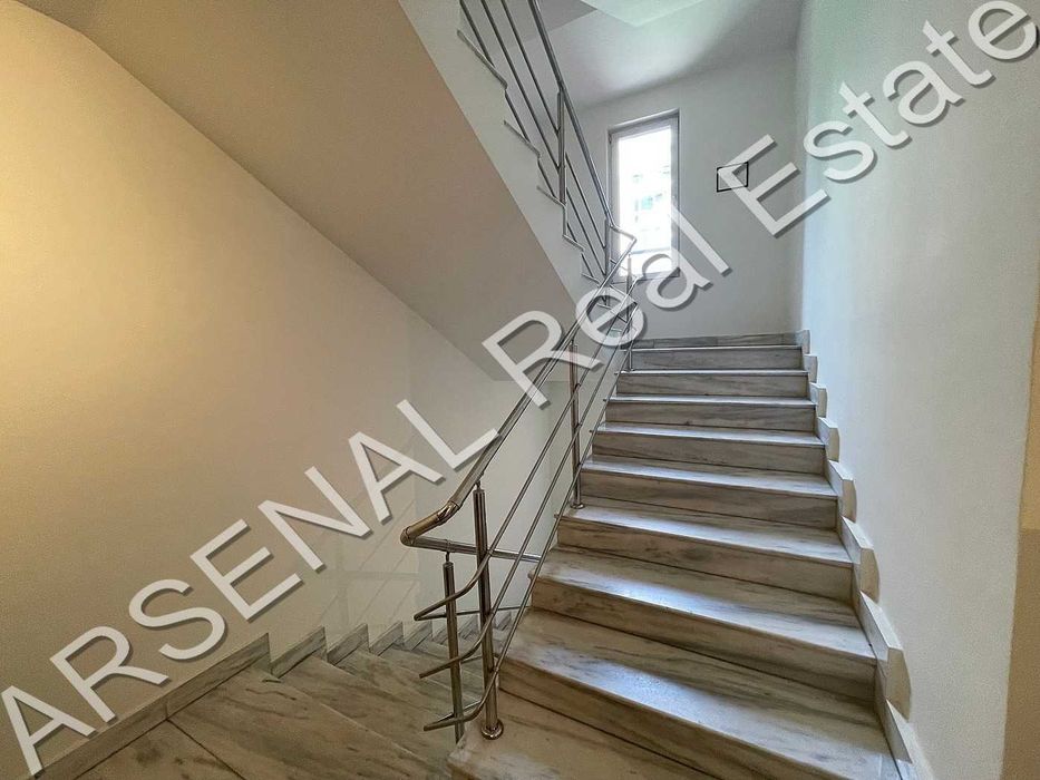 Дава се под наем Тристаен апартамент в София, Изгрев - 126 кв.м за 1100 € - Снимка #9