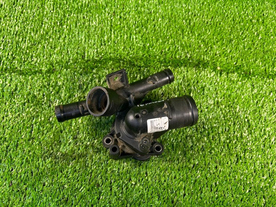 Крышка термостата Рено Мастер Трафик 2.3 Renault Master Traffic