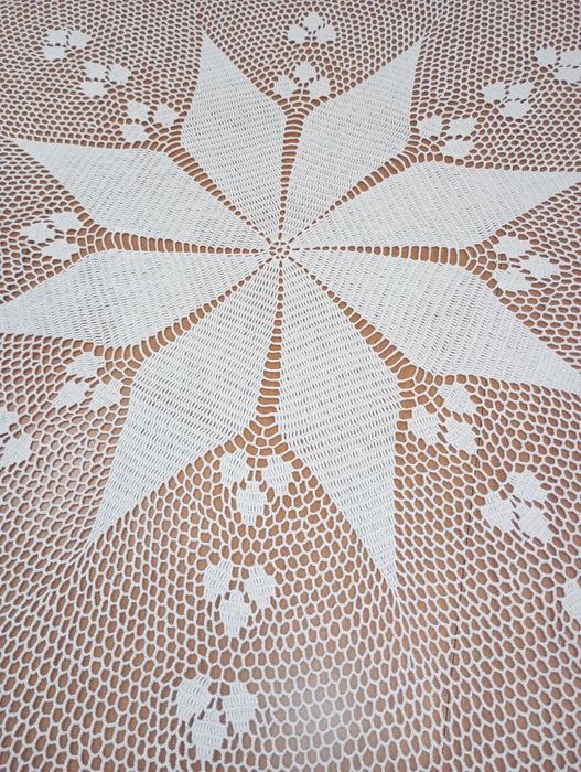 Покривка на една кука за голяма обла маса