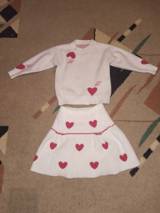 Продам костюм для девочки