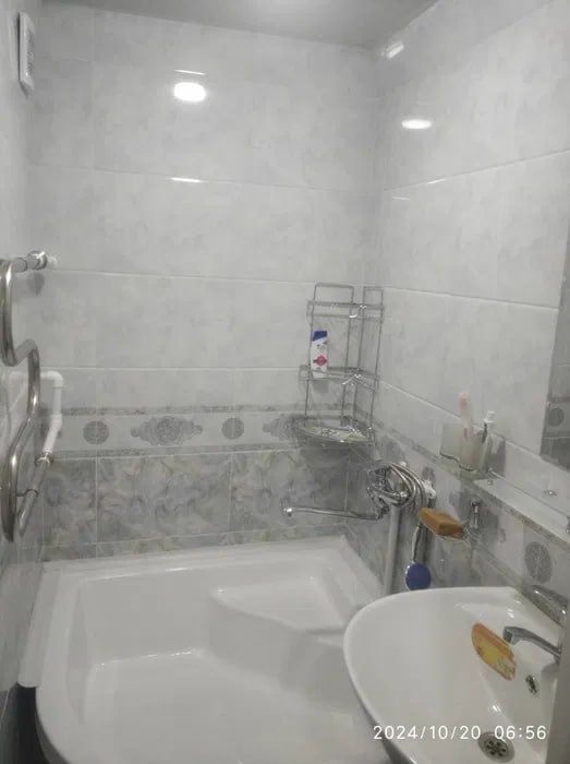 Квартира на Кушбеги -Спорт школа 2/2/9  общ пл 52м +балкон