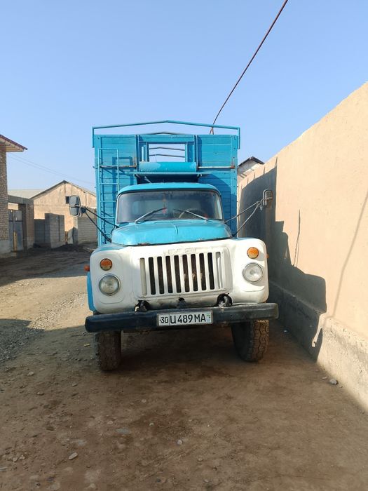 Yahshi moshina gaz 53