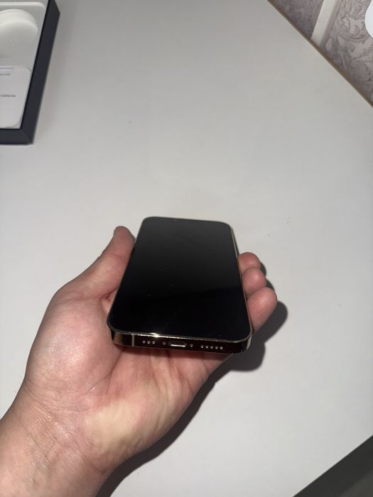 Продам Iphone 13 pro