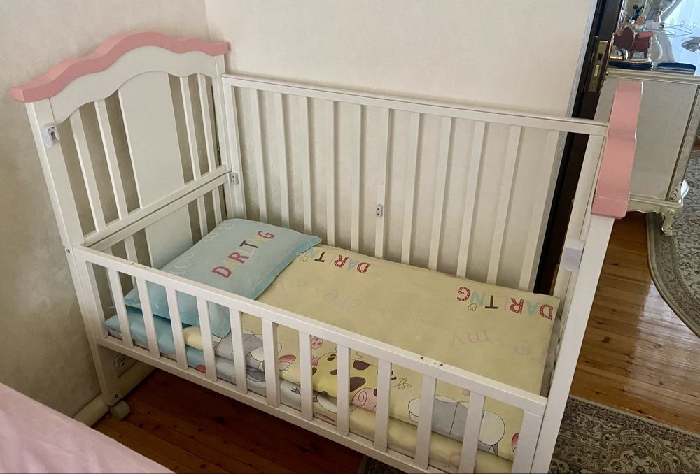 Детский косплект шкаф и кровать