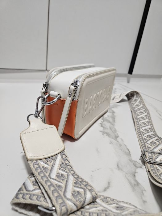 Дамска чанта през рамо