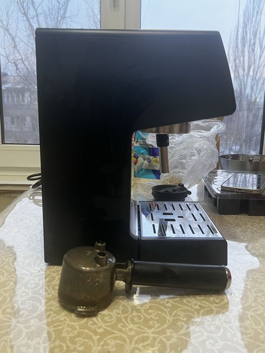 Рожковая кофеварка Delonghi