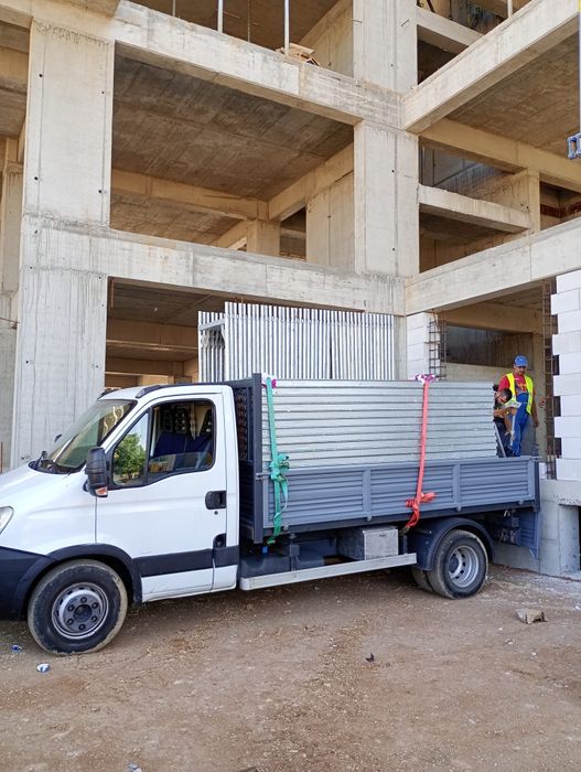 Nisip pietriș sort pământ negru vegetal moloz