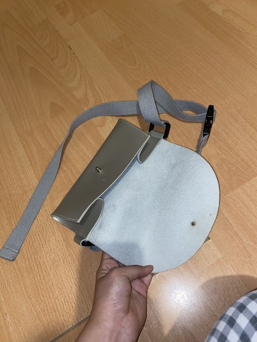 Продам сумку серую для бега