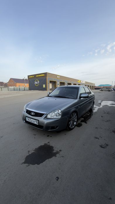Приора продам 2172