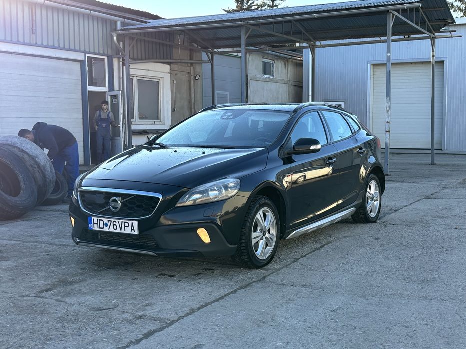 Volvo v40 cross country